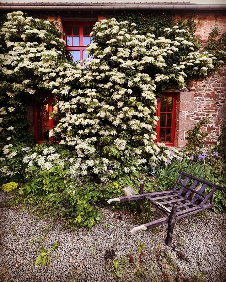 Domaine Du Tertre Ychot Hotell Dol-de-Bretagne Exteriör bild